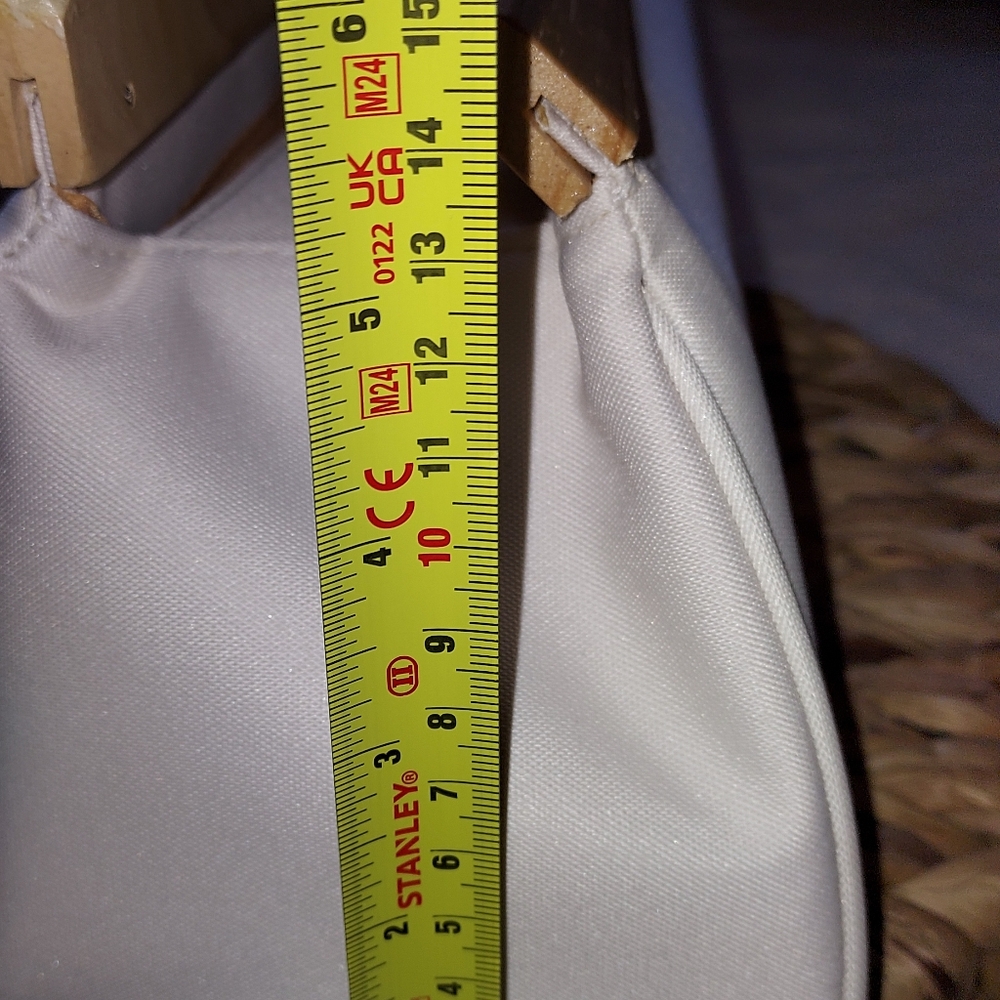 Vintage Cream Handbag with Wooden Handles - Picture 7 of 10